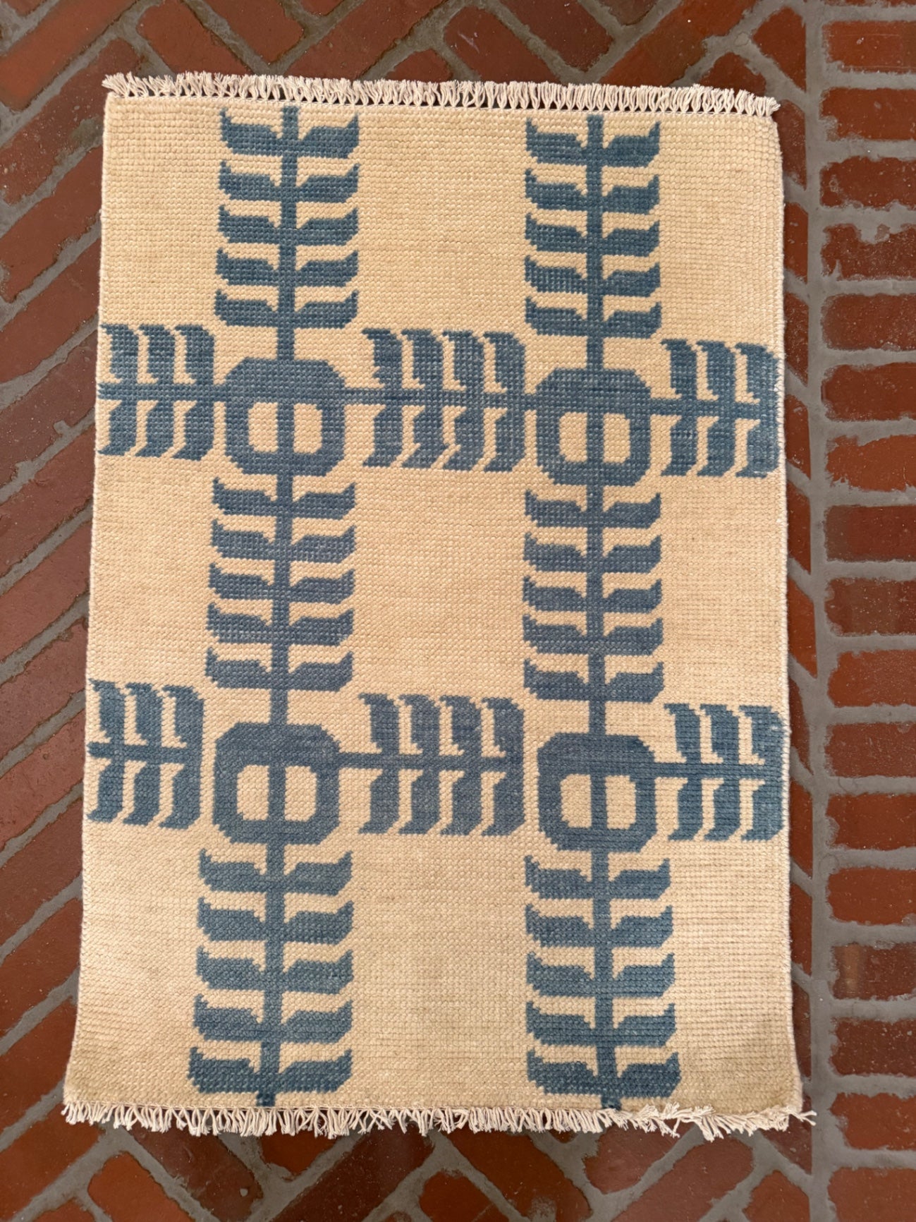 Oushak mini, 2' x 3', cream/blue