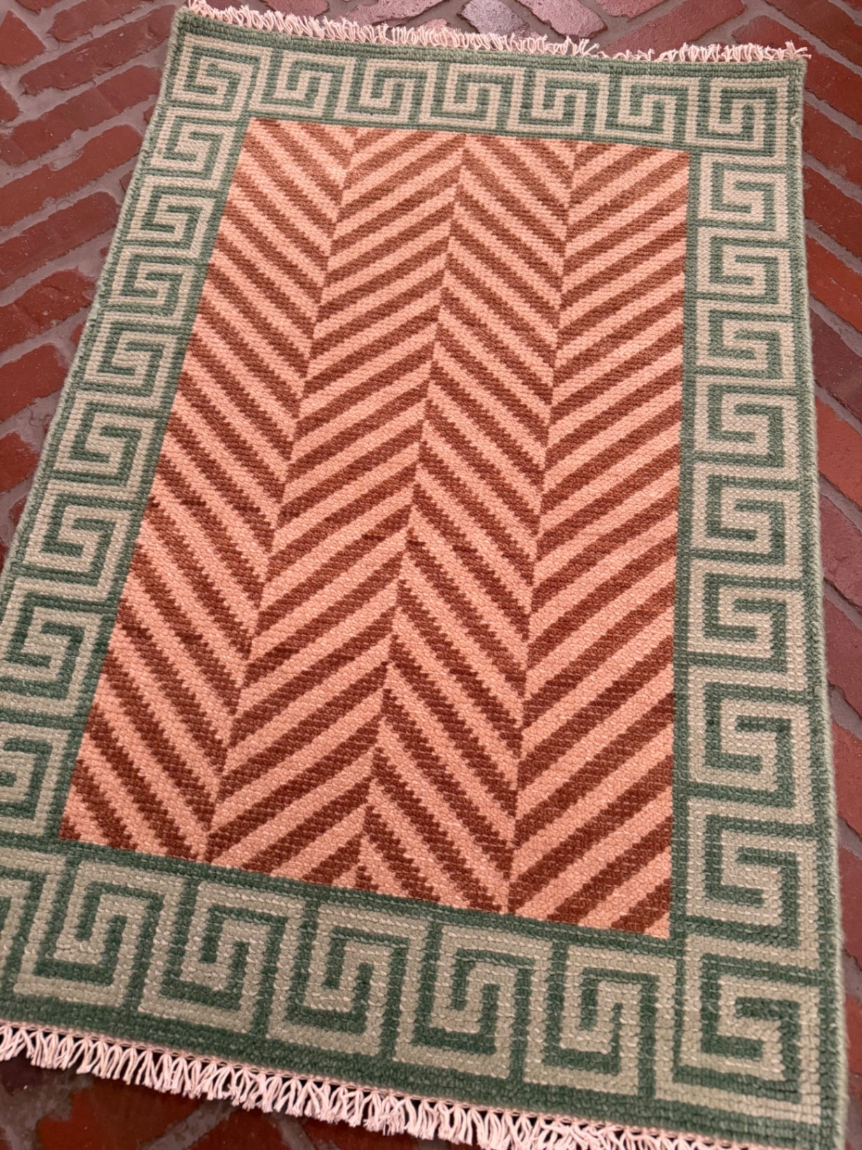 Oushak mini, 2' x 3', herringbone/greek key