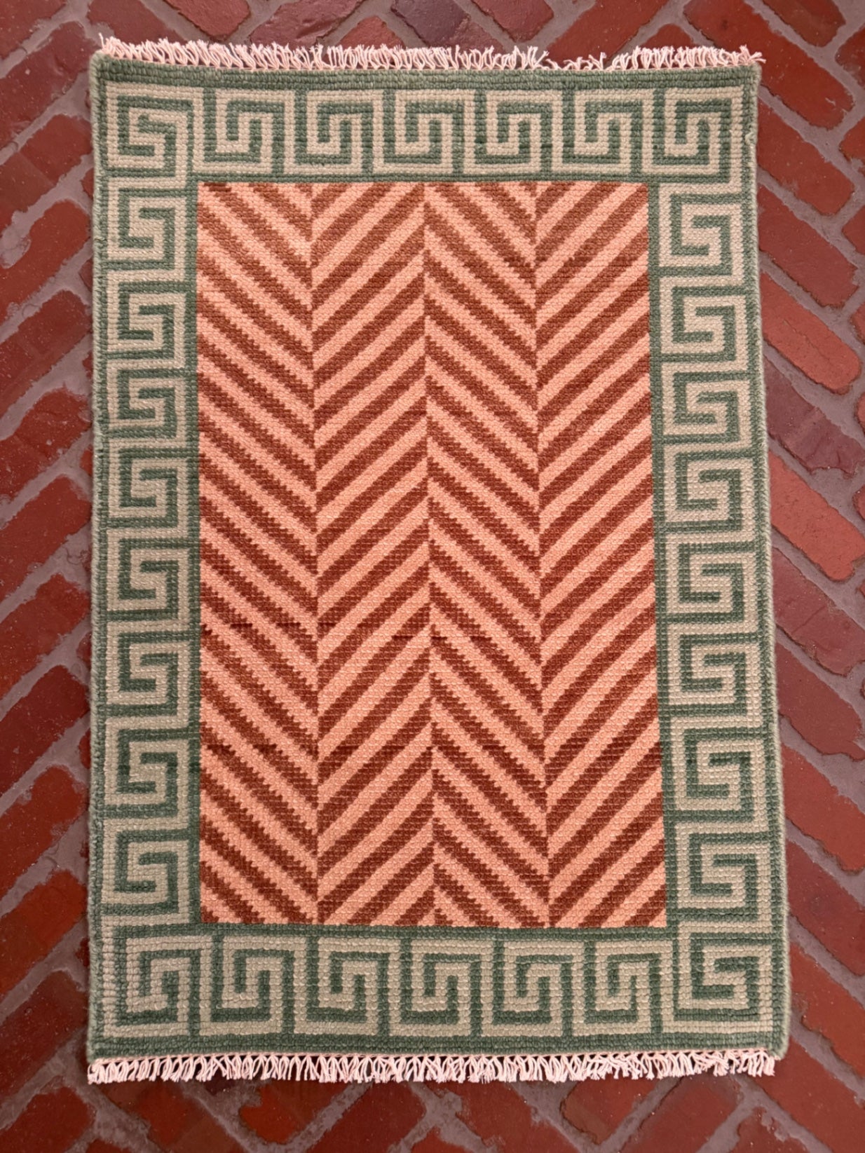 Oushak mini, 2' x 3', herringbone/greek key