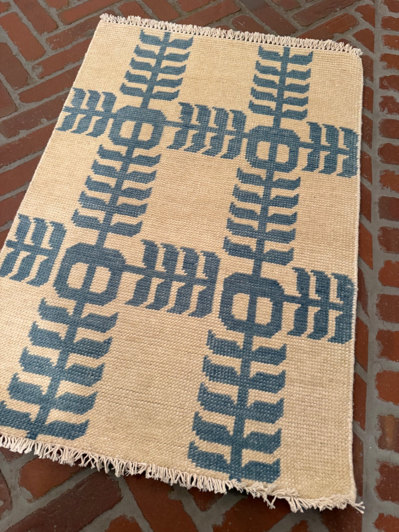 Oushak mini, 2' x 3', cream/blue
