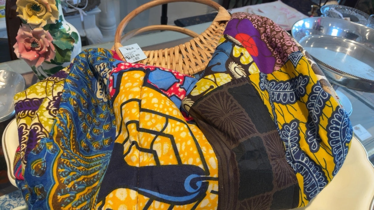 Purse with wicker handle 