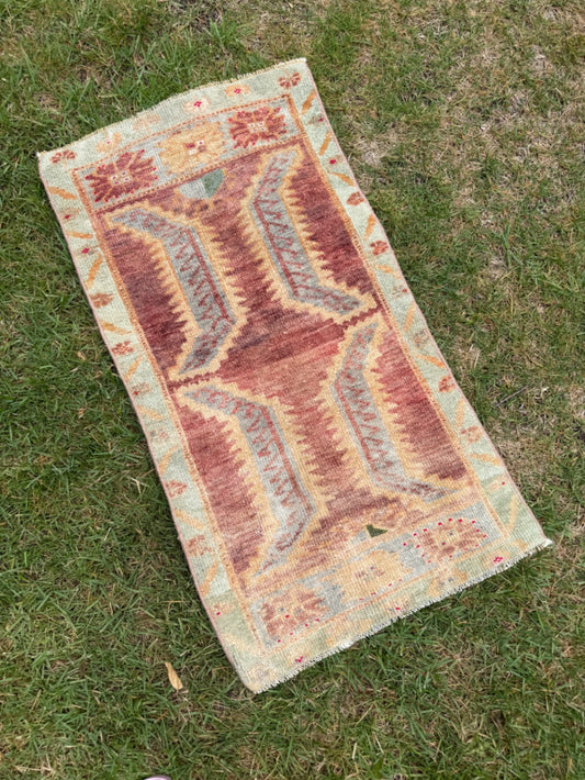 Vintage mini rug, 3'4" x 1'8"