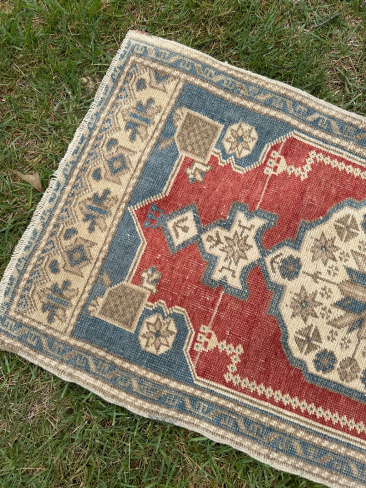Vintage mini rug, 3'4" x 1'10"