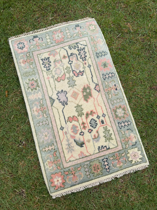 Oushak mini, 2' x 3', pink/blue/cream