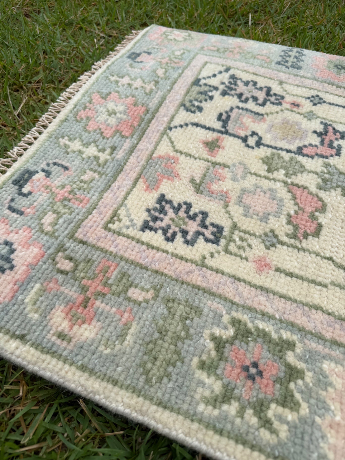 Oushak mini, 2' x 3', pink/blue/cream