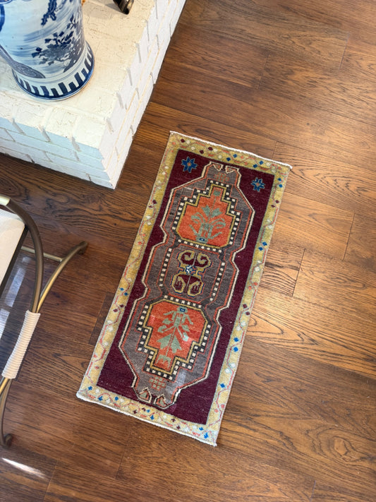 Vintage mini rug, 3'2" x 1'6"