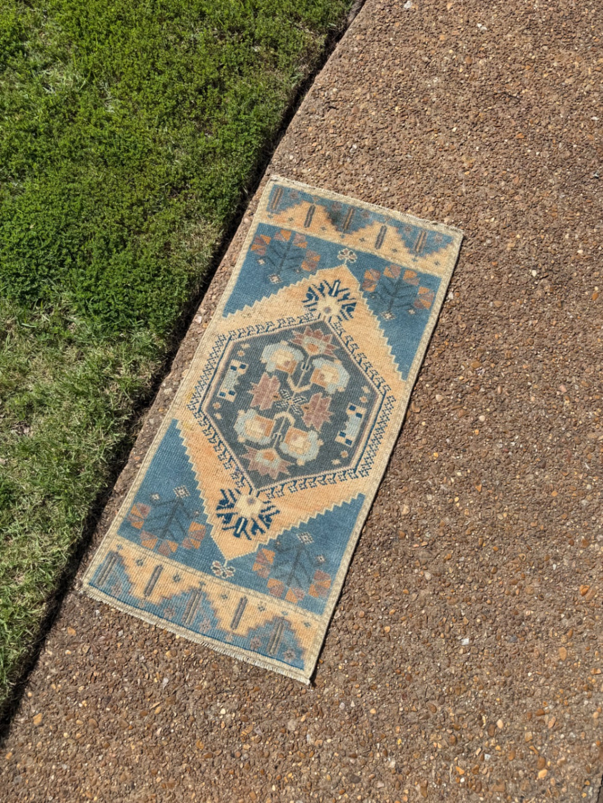 Vintage mini rug, 3'9" x 1'9"