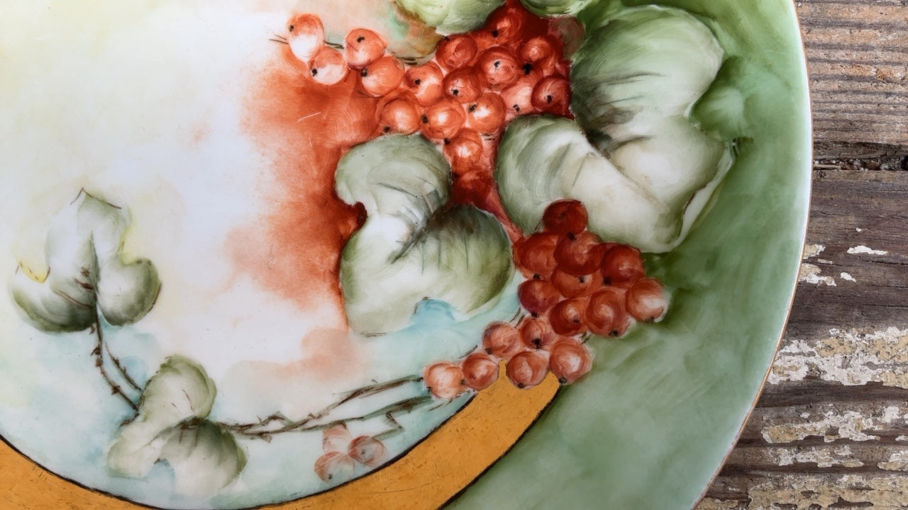 Berry Plate with Gold (9”)