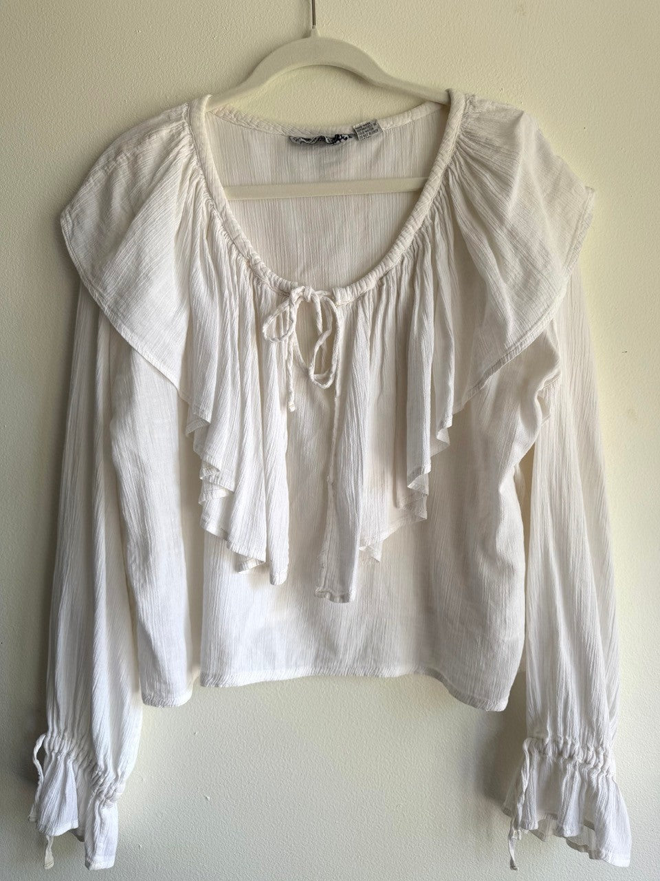 80s ivory ruffle collar poet blouse