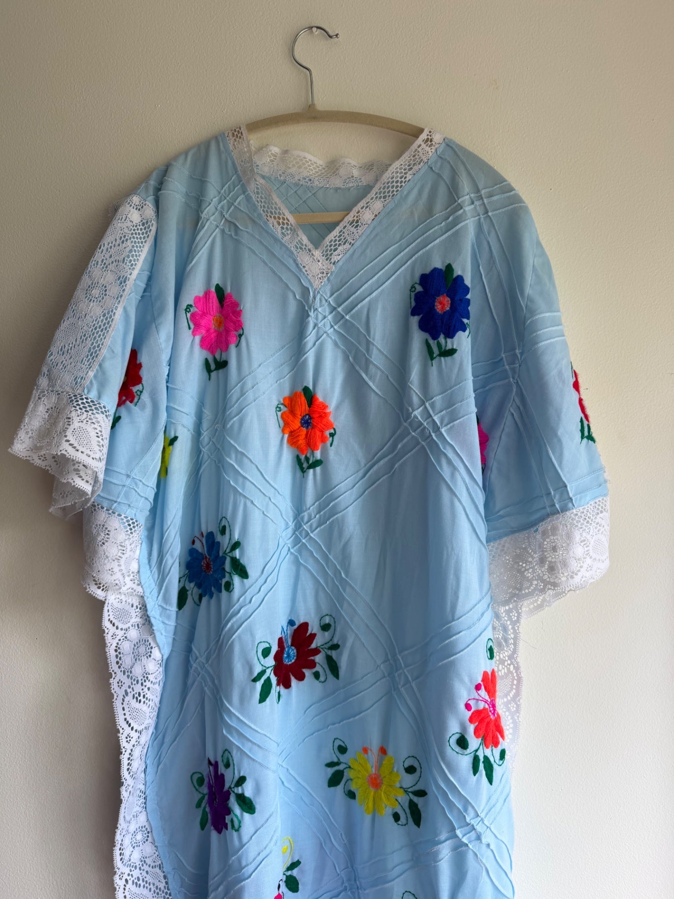 Vintage Mexican embroidered kaftan