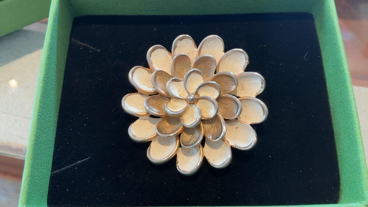 Cream Floral Brooch 