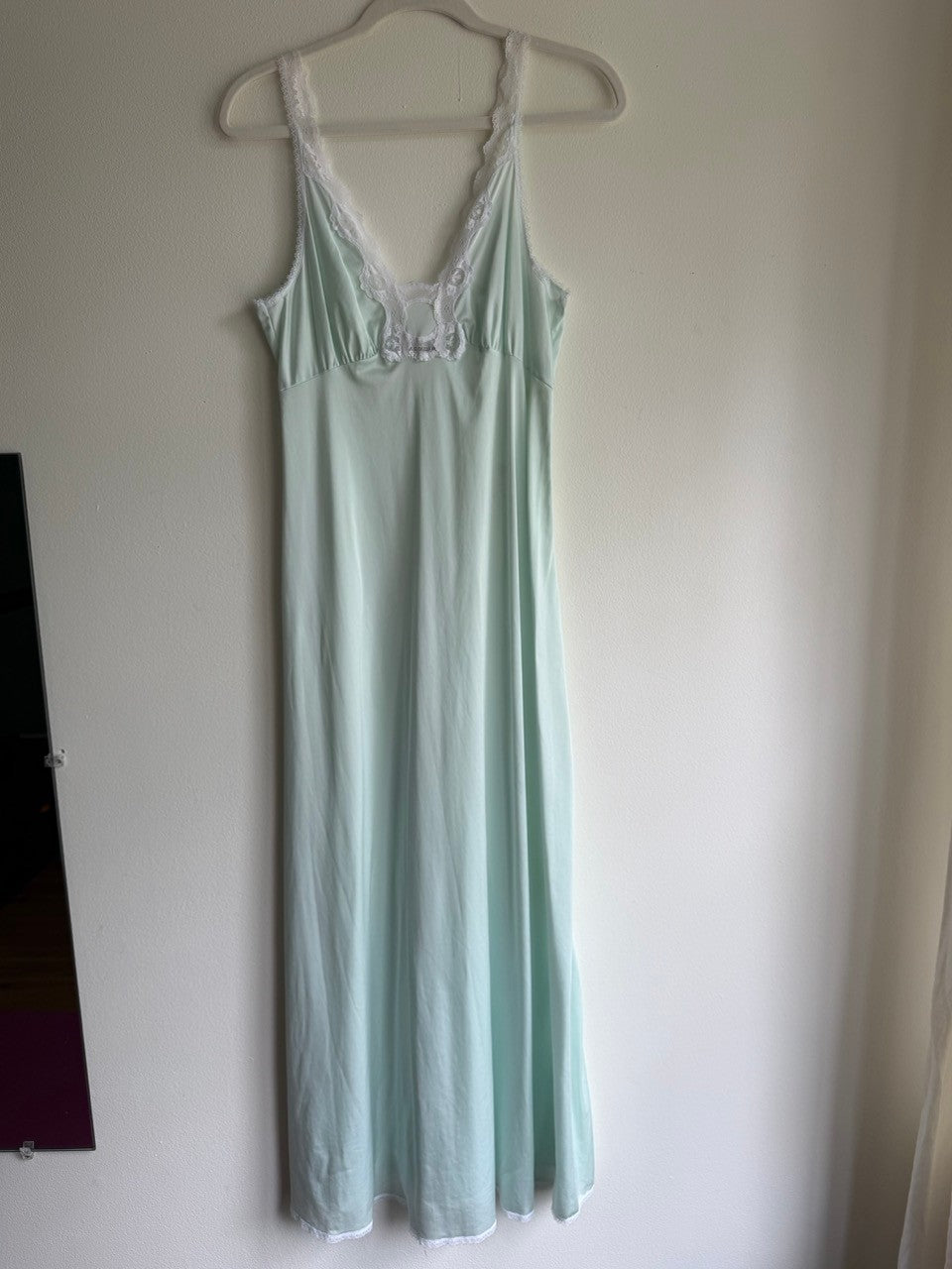 70s mint green lace trim slip dress/night gown