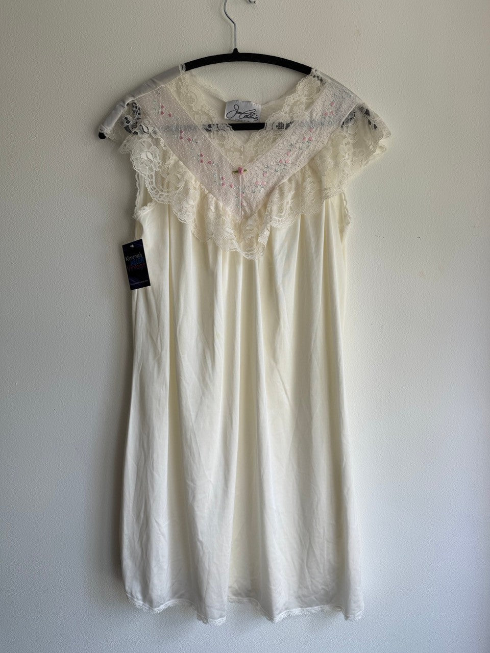 80s ivory embroidered lace trim slip dress/nightie