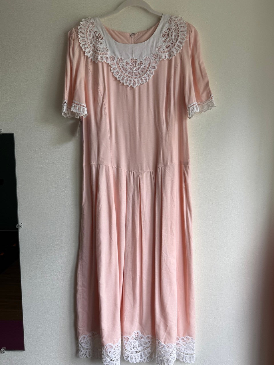 80s Plaza South pink lace beaded collar midi dress