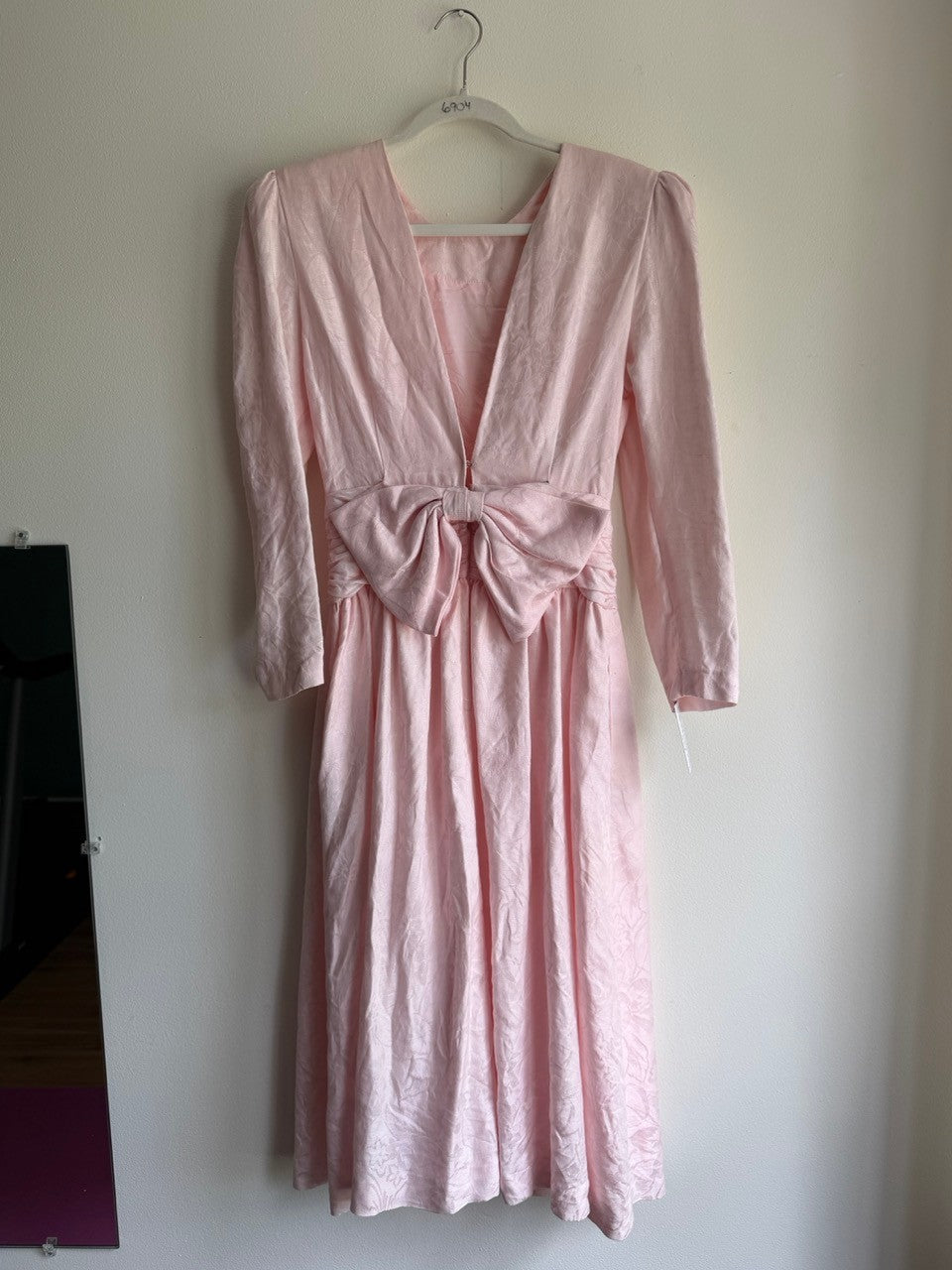 80s pink deep back V bow dress