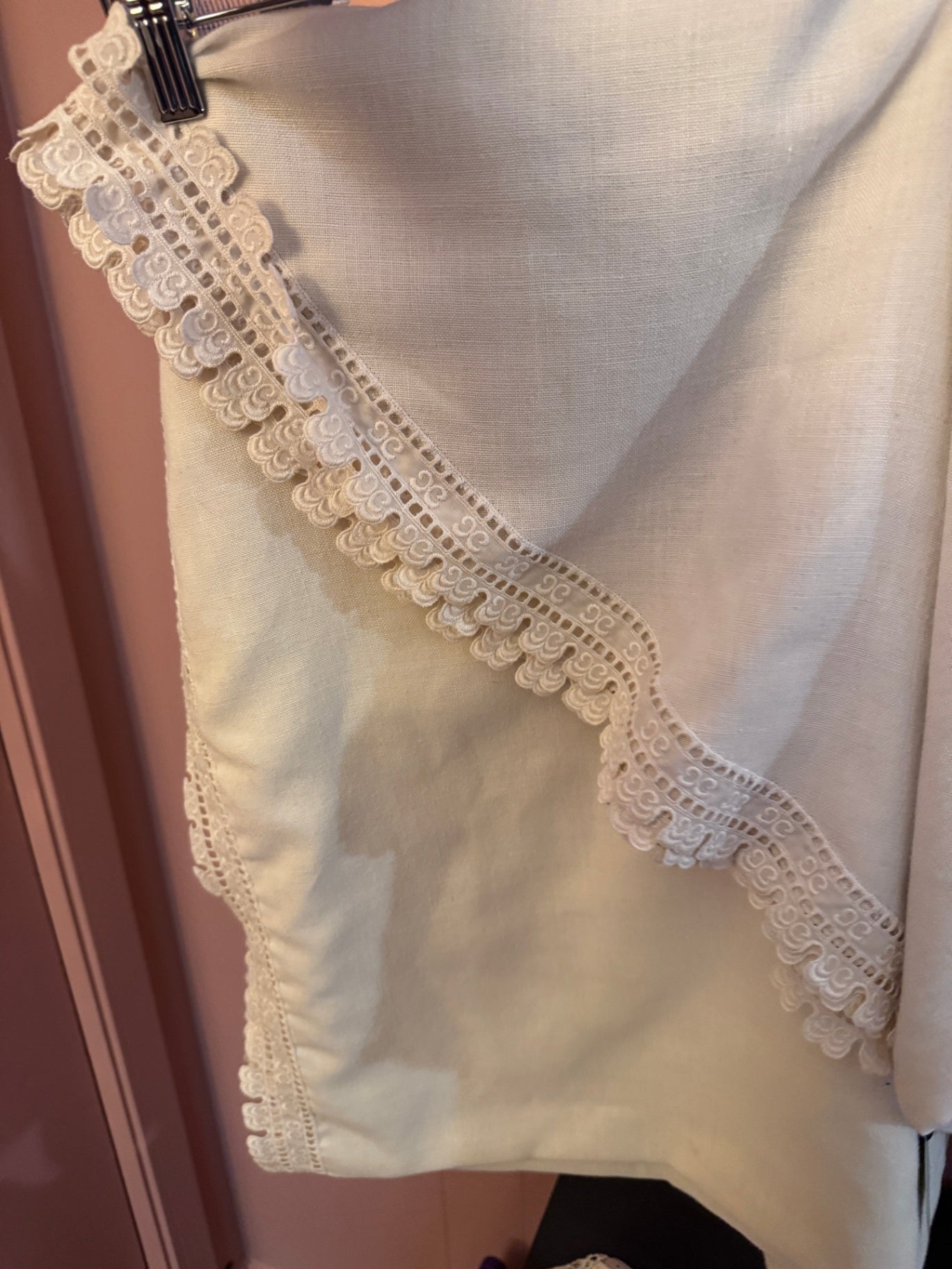 Vintage Floral Cream Oval Tablecloth