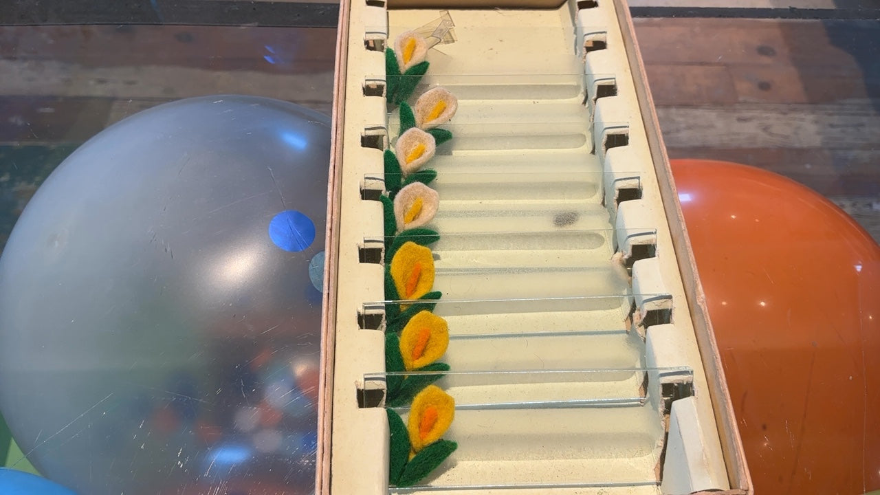 Lily Place Cards